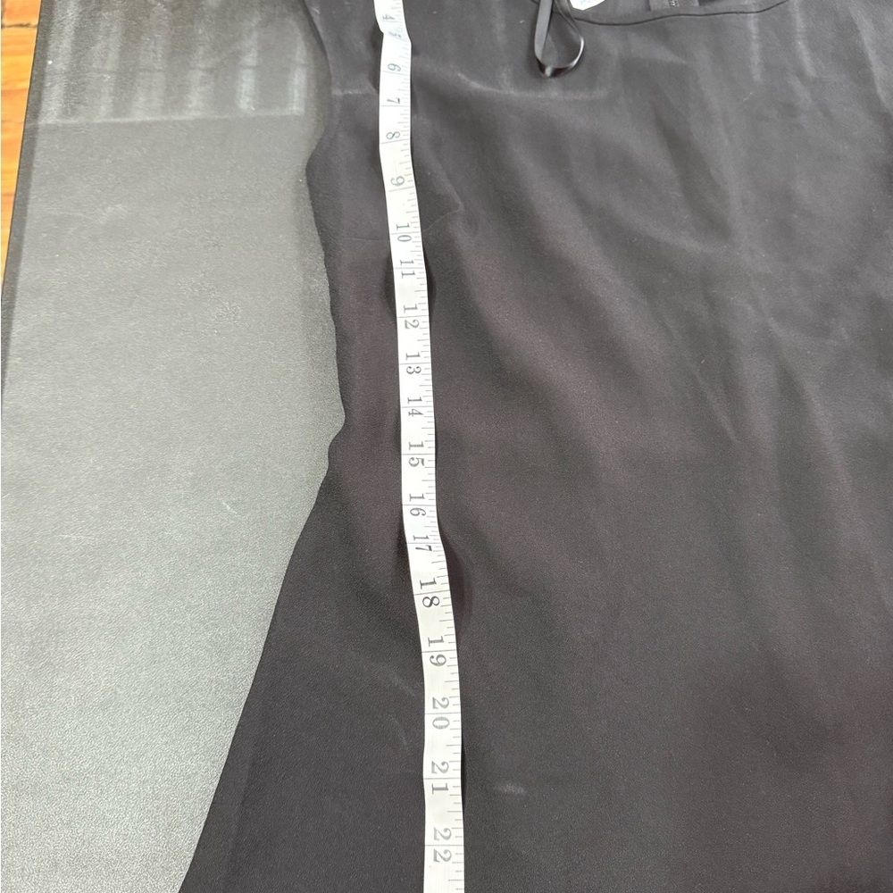 Ann Taylor Women's Sleeveless Blouse Black Size 8 Round Neck - Picture 7 of 7